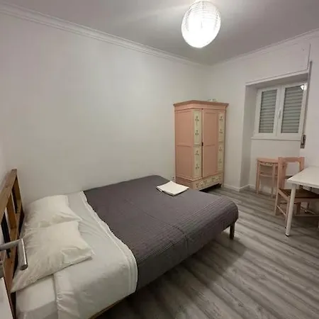 Apartman Refurbished 2 Double Bedroom *