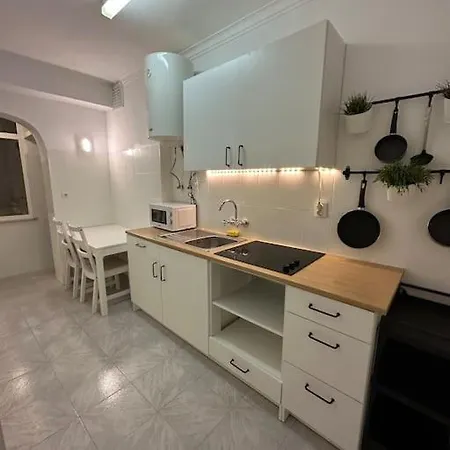 Refurbished 2 Double Bedroom